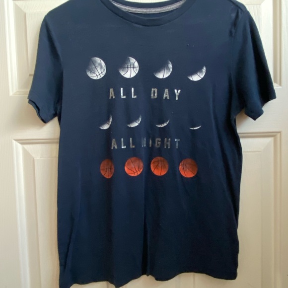 Shirt lot - Picture 3 of 6